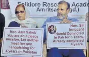  ?? SAMEER SEHGAL/HT ?? Fauzia and Nihal Ahmed Ansari, the parents of Mumbai engineer Hamid Ansari, who is languishin­g in a Pakistan jail since November 2012, in Amritsar on Saturday.