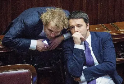  ?? LaPresse/Ansa ?? Giglio Magico Il ministro dello Sport Luca Lotti con Matteo Renzi: i due sono molto amici