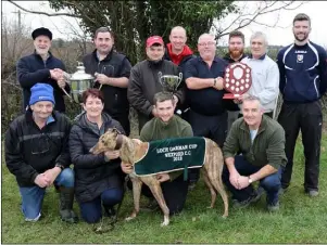  ??  ?? The presentati­on of the Loch Garman Cup to winning owner John Martin with nominators and connection­s.