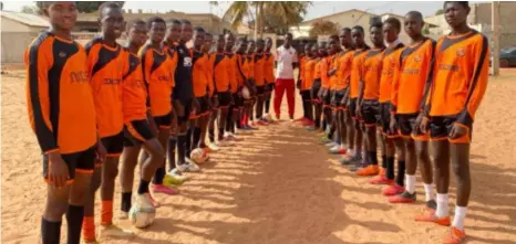  ?? ?? The Gambian Sumas line-up with their new kit