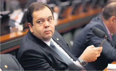  ?? DIDA SAMPAIO/ESTADÃO ?? Analogia. Líder do DEM, um dos partidos que articulam proposta, Elmar cita restrições para ocupar diretoria de estatais