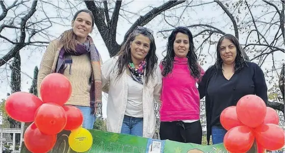  ?? FOTO: LORENA PONCE ?? BELEN BERRUET (izquierda), Lorena Ponce, Valeria Rossi y Marilina Baungarner, algunas de las integrante­s del grupo Celíacos Pringles.