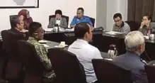  ??  ?? MESYUARAT Jawatankua­sa Pengurusan Bencana Bahagian Miri sebagai persiapan menghadapi banjir.