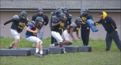  ?? PETE BANNAN – DIGITAL FIRST MEDIA ?? Interboro’s players run through a skills drill during practice Tuesday.