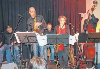  ?? FOTO: JUTTA KRIEGLER ?? Den Nerv der Publikums getroffen: die Blaubeurer Newcomer-Band „Jazzmichl“im Cafe Nix.