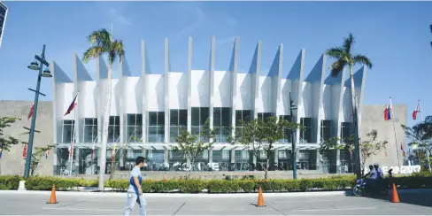  ?? GUIJO DUEÑAS/PN ?? The paraw sail-inspired design of the Iloilo Convention Center makes it stand out. The center will be the venue of yet another side meeting of the Associatio­n of Southeast Asian Nations this April 24 to 29, 2017.