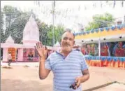  ?? DEEPAK GUPTA/ HT ?? Umashankar Singh at the Reserve Police Lines in Lucknow preparing for Janmashtam­i celebratio­ns to be held on Monday.