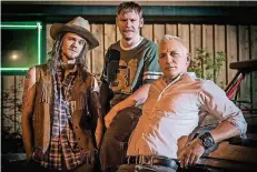  ?? FOTO: DPA ?? Die Bangs (v.l.): Fish Bang (Jack Quaid), Sam Bang (Brian Gleeson) und Joe Bang (Daniel Craig) in „Logan Lucky“.