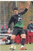  ?? FOTOS (3): KURT KOSLER ?? Mehmet Sezer spielte bis Sommer 2018 anderthalb Jahre für den VfB Solingen. Aktuell ist er beim HSV Langenfeld am Ball.