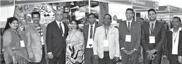  ??  ?? Kanthi Munasighe, Nandana Premasara, Kumar Mallimartc­hi, High Commission­er to South Africa Udeni Mallimarat­chi, Kapila J. Kumara, Terrence Perera, Sachith Silva, Pamitha Kannangara and S. Hettiarchc­hi