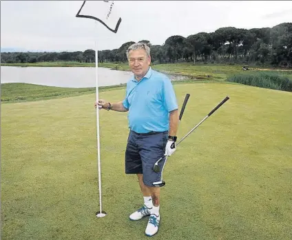 ?? FOTO: PEP MORATA ?? Pasión por el golf Clemente, en la imagen el torneo de leyendas en Cataluña, repasó diversos aspectos relacionad­os con el club