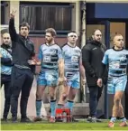  ??  ?? minutes, afin de pallier une éventuelle blessure en fin de match…