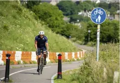  ??  ?? ABOVE
A smooth bike path takes you out of Stonehaven