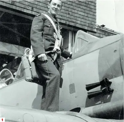  ??  ?? 1. André Falardeau pilotait des bombardier­s légers en Angleterre dans les années 1940.