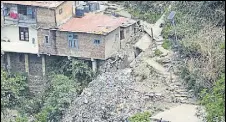  ?? DEEPAK SANSTA/HT ?? Garbage dumped near a residentia­l area in Shimla.