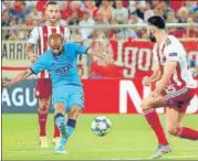  ?? REUTERS ?? ■ Tottenham Hotspur's Lucas Moura nets the team’s second goal against Olympiakos on Wednesday.