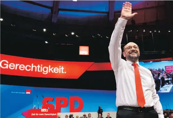  ??  ?? Martin Schulz discursou durante 80 minutos para os 600 delegados e mais de cinco mil convidados reunidos em congresso em Dortmund