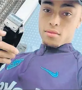  ?? FOTO: IG S. DEST ?? Sergiño Dest
El jugador del Ajax mostró que va vestido del Barça para ir por casa