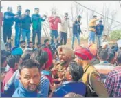  ??  ?? Protesters, seeking jobs, were marching towards residence of school education minister Vijay Inder Singla in Sangrur.
HT PHOTO