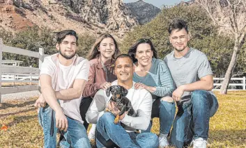  ?? Shannon Steele ?? Shannon Steele, second from right, poses with her family, from left, Tyler, Makaela, Jon with dog Daisy, and Alex.