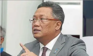  ?? FILE PIC ?? Minister in the Prime Minister’s Department Datuk Seri Abdul Rahman Dahlan says he went to Pandan member of parliament Rafizi Ramli’s office on Jan 5 to hand over the letter but Rafizi was not around.