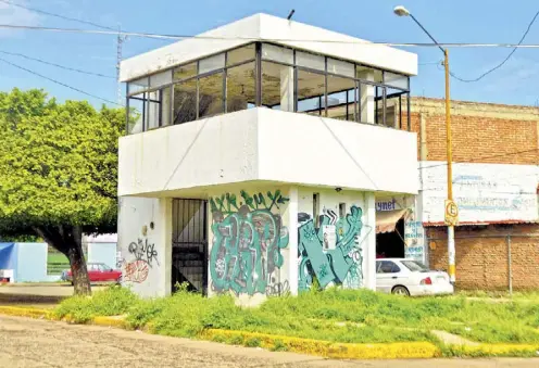  ?? Foto: Oswaldo Durán ?? Habitantes de las colonias San Isidro y Guanajuato, piden que se rehabilite la caseta de policía del lugar, debido a las riñas y robos a comercio que se registran./