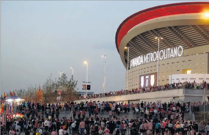  ??  ?? AMBIENTAZO. El Wanda Metropolit­ano vivirá un gran ambiente en el encuentro de mañana ante el Brujas y estará muy cerca del lleno.