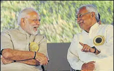  ?? AP DUBE/HT ?? Prime Minister Narendra Modi with Bihar CM Nitish Kumar at the centenary celebratio­ns of Mahatma Gandhi’s Champaran Satyagraha celebratio­n in Motihari, Bihar on Tuesday.