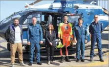  ?? (Photo H.-P. A.) ?? Lors de la remise de matériel aux forces aériennes de la gendarmeri­e basées à Hyères.