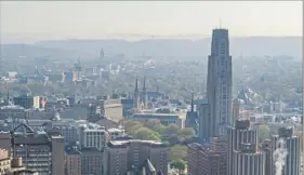  ?? Andrew Rush/Post-Gazette ?? The Cathedral of Learning and Oakland on Monday. The American Lung Associatio­n ranked the Pittsburgh region ninth worst for fine particle pollution.