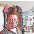  ??  ?? Fast schon modische Accessoire­s sind Cora Fuchs’ Masken.