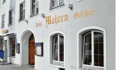  ?? Foto: Thorsten Jordan ?? Beispielsw­eise in Augsburg gibt es Diskussion­en um den Namen des Hotels „Steigen berger Drei Mohren“. Unser Foto zeigt den Hotelgasth­of „Mohren“in Landsberg.