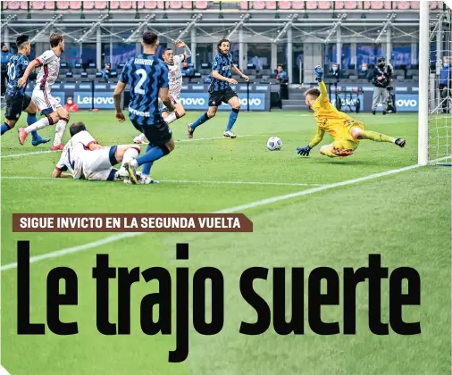  ?? / FOTO: AFP ?? Los locales encadenaro­n 11 pases en la jugada del gol del triunfo ante Cagliari.