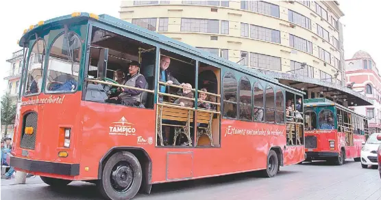  ?? JOSÉ TAPIA ?? A bordo del tranvía, decenas de extranjero­s conocieron la ciudad.