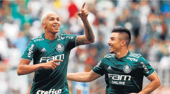  ?? WERTHER SANTANA/ESTADÃO ?? Boa fase. Deyverson fez mais uma grande partida, levou a zaga do Grêmio à loucura e garantiu a vitória do Palmeiras ao marcar os dois gols do jogo