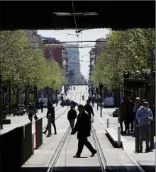  ?? (Photo Dylan Meiffret) ?? L’avenue Jean-Médecin était passante hier…