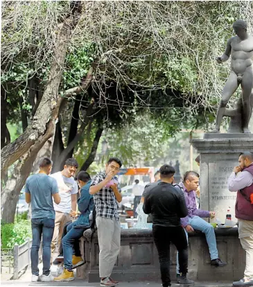  ?? GALEANA /DANIEL ?? La ausencia de ellas se notó en cada calle de la capital del país