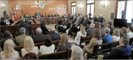  ?? ?? Lleno en la Sala del Jurado del TSJIB en el acto de toma de posesión de Salazar.