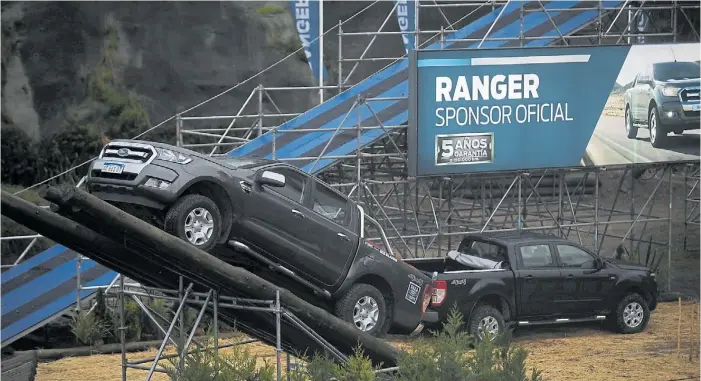  ??  ?? Ford Ranger. La pickup de la marca del óvalo es nuevamente sponsor oficial de la muestra. Allí los nuevos sistemas de seguridad que acaba de incorporar en su gama.