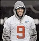 ?? JEFF CHIU/AP ?? 49ers kicker Robbie Gould smiles during a practice in January.