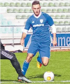  ?? ARCHIVFOTO: THORSTEN KERN ?? Edi Xhemaili und der FV Ravensburg haben in der Fußball-Verbandsst­affel der B-Junioren einen Lauf.