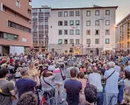  ??  ?? Una delle scorse edizioni di «Scenari di quartiere»con uno spettacolo di Simone Cristicchi