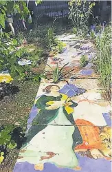  ??  ?? “Patio o pintura para piso y plantas”, la obra de la argentina Catalina León.