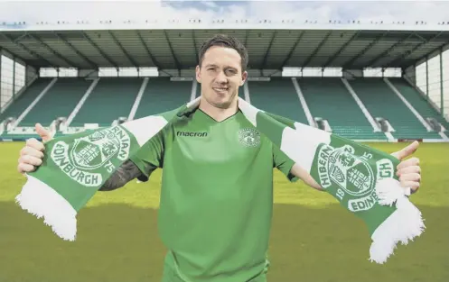  ??  ?? 0 Hibs unveiled their latest signing Danny Swanson, who will realise a lifelong ambition when he pulls on the green jersey next season.