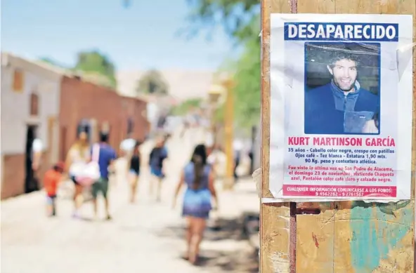  ??  ?? Uno de los carteles colocados en 2014 en San Pedro de Atacama.