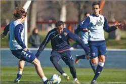  ??  ?? MONTENEGRO. Líder futbolísti­co de un plantel más bien joven.