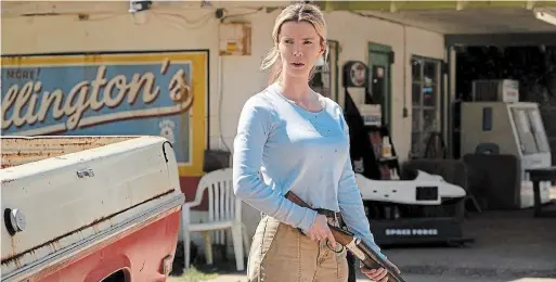  ?? UNIVERSAL PICTURES TRIBUNE NEWS SERVICE ?? Betty Gilpin delivers a great performanc­e in ‘The Hunt.’