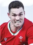  ??  ?? Outside centre: George North