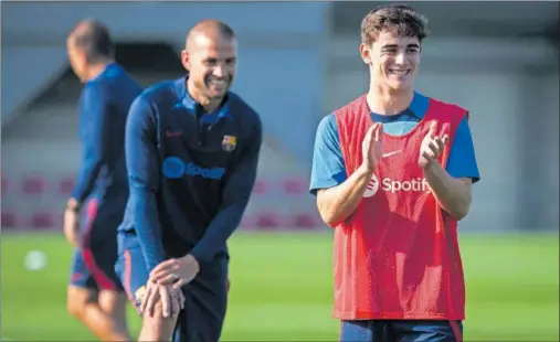 ?? ?? Gavi, sonriente en el entrenamie­nto del Barça previo al partido de Mestalla.