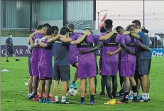  ?? Twitter: @idv_ec ?? Los jugadores de Independie­nte se entrenan desde el sábado en Paraguay, antes del duelo de vuelta.